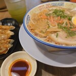 久留米とんこつラーメン 松山分校 - 
