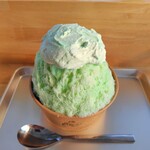 クジラドライブイン - チョコミントかき氷(チョコソースなし)