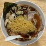 塩ラーメン空海 - 少し縮れた細麺