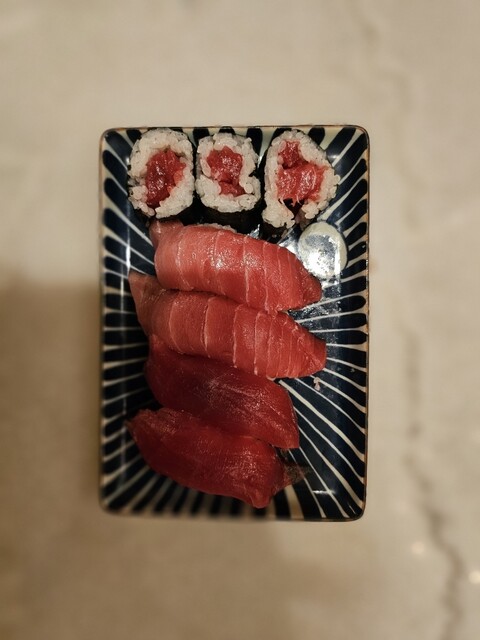 Tsukiji Sushi Iwa Ginza Mitsukoshi Ten