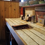 餃子酒飯 大阪王 - 店内（カウンター席）