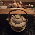 322855979 - 松茸の土瓶蒸し