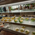 いなべ市役所食堂 - 選べる小鉢（ミートコロッケ、大根の煮物、ツナサラダ、小松菜の醤油和え、珈琲寒天）