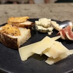 Bistro Biblical - チーズの盛り合わせ