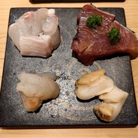 戸越銀座 鮨 ばんど - 平目、牡丹海老、鰹、つぶ貝