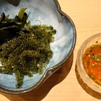 戸越銀座 鮨 ばんど - ワカメと海ぶどう