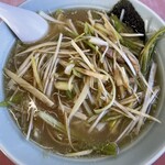 うまい ラーメンショップ - 料理写真:ネギラーメン小(醤油)800円(税込み)