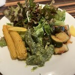 マルゴ - サラダがとても贅沢。