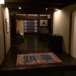 山荘無量塔 - では柴扉洞の中へ。