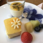 ロビーラウンジ ミザール - 中の皿