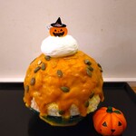 京氷ゆきみ庵 - 氷を絡めて食べると、かぼちゃソースは、ほっくりした甘い味わいで、カリっとしたタネが良いアクセントになっている～!!( ^o^)ﾉ 