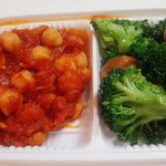 エムズ - デリ（ひよこ豆のトマト煮＆ブロッコリーのペペロンチーノ）