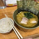 横浜家系ラーメン 竜家 - 