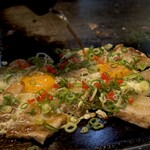 大正お好み屋 ままま - ダシ醤油で香ばしく味付けして完成 『早苗やき』