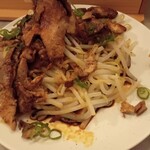 醤油専門 中華そば たまり - 付き出しチャーシューのもやし