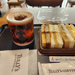 TULLY'S COFFEE - モカマキアート＆ポークメンチ～☆