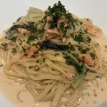 ボーノ - スモークサーモンとレタスのクリームソース（大盛り）　近景