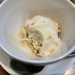 点心すや - 石垣島産島バナナとキャラメリゼヘーゼルナッツのアイス