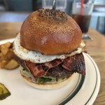 ザ・コーナー ハンバーガー＆サルーン - 