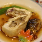 柿の葉ずし 平宗 - 饅頭は具がキノコっぽい感じ