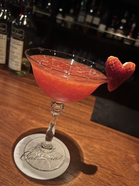 『果実のカクテルと静かな時間を愉しめる「Bar Calluna」』by eru_eclipsa : バー カル－ナ （Bar Calluna ...