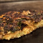 象屋 - キャベツはみじん切りやけど、キムチはゴツいから
      崩れやすいけど、ほおばり進めるのみや(๑˃̵ᴗ˂̵)و !