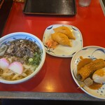 本格手打うどん おか泉 - 肉うどん、いなり寿司(*‘ω‘ *)