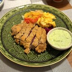 和酒 和食 御結び - ・牛もも肉のレアカツ