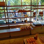 魔法のぱん - 店内陳列棚