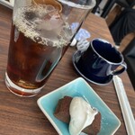 Spain Bar PALLO - Pouring from a cup into a glass style