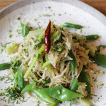 ハルクッチィ - 切り干し大根で緑のペペロンチーノ