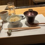 322930626 - 炊き込みご飯、赤だし