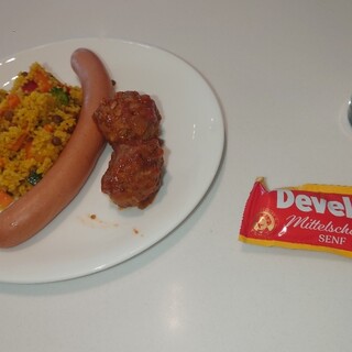 Lufthansa Business Lounge A13_1