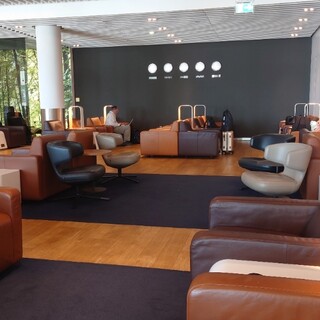 Lufthansa Business Lounge A13_2