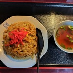 美濃口園 - 料理写真:チャーハン大盛。