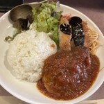 キッチンボウ - 料理写真:ハンバーグプレート（トマトソース）
＋チキンカツ1枚50g（みそソース）
800円＋200円