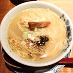 永来権 - 鶏の白湯スープ