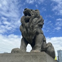 ポンテ ベッキオ - 橋のたもとにはライオンさん