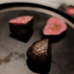 サロン覺 - ピントがジャガイモなのは来訪したらわかる