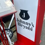 ジョニーのビリヤニ - お店の看板