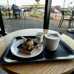スターバックスコーヒー - 料理写真:モンブランとカプチーノS(税込み1046円)