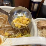 赤坂一点張 - コーンを掬う穴あきお玉