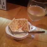 TRATTORIA comocchi - チーズと白ワイン