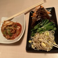 焼肉矢澤 京都 - キムチ、ナムル盛り合わせ