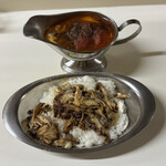 かれーの店 うどん  - きのこの叫びチーズ入り、ご飯大盛り、焼トマト