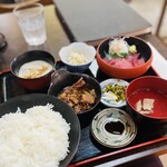 まぐろ料理紀文 - 