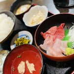 まぐろ料理紀文 - 