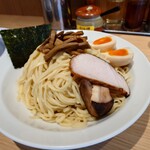 中華そば やなぎや - 麺も賑やか