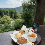 6Hundred cafe - 相方さん注文のパンのとりこプレート。地元の夏みかんを使って作ったというマーマレードをサービスでつけてくれました。