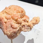 中津からあげテイクアウト専門店 中津 彩鶏々 - 骨なしもも肉（100g/3個）。